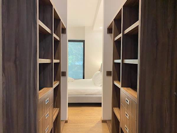 1st bedroom's closet
