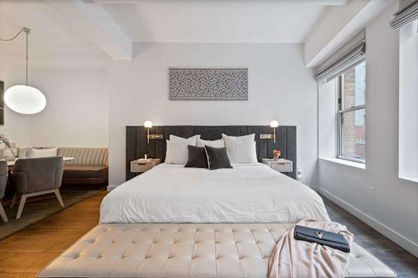 17John: Grand King Suite Apartment