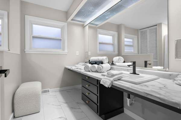 Windrush: Indoor Pool/Hot Tub/Sauna/Arcade