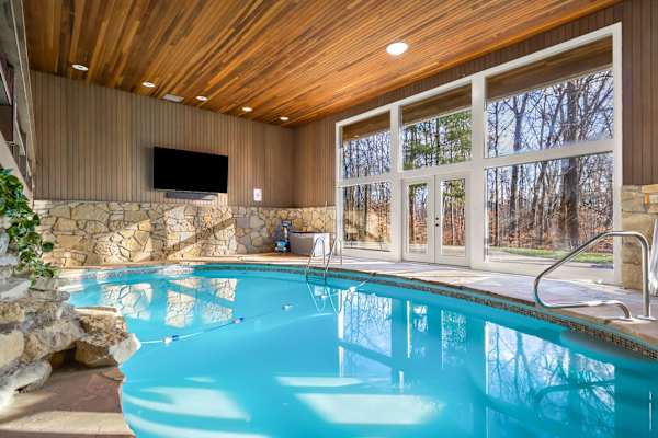 Windrush: Indoor Pool/Hot Tub/Sauna/Arcade