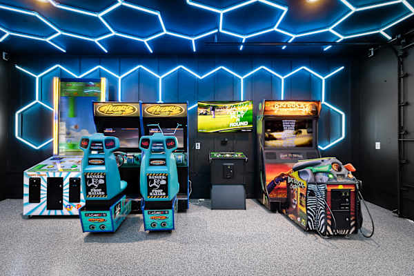 Windrush: Indoor Pool/Hot Tub/Sauna/Arcade