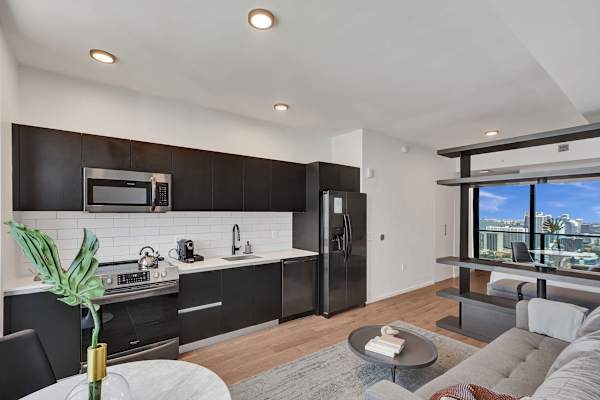 Miami Lux Studio 45th floor City and Bay Views