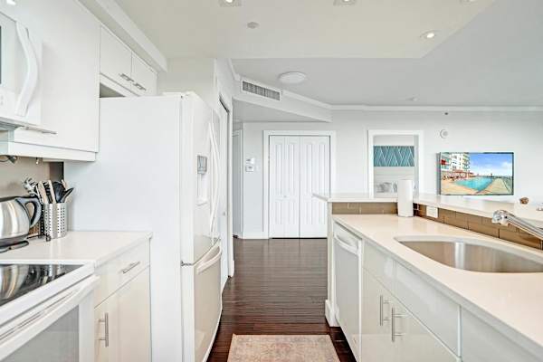 Bright Spacious 2BR Miami Retreat Balcony View