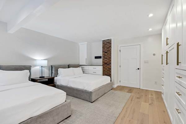 Grand River Estate IndoorPool/Swim Pond/25 Acres