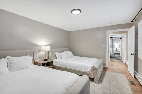 Grand River Estate IndoorPool/Swim Pond/25 Acres