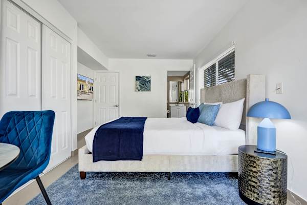 Modern Lake Worth Suite w Patio and Pool