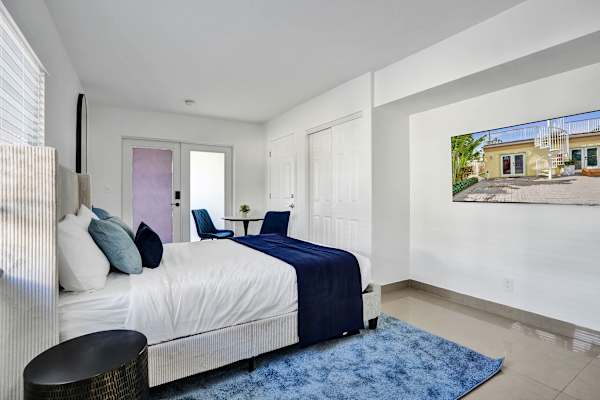 Modern Lake Worth Suite w Patio and Pool