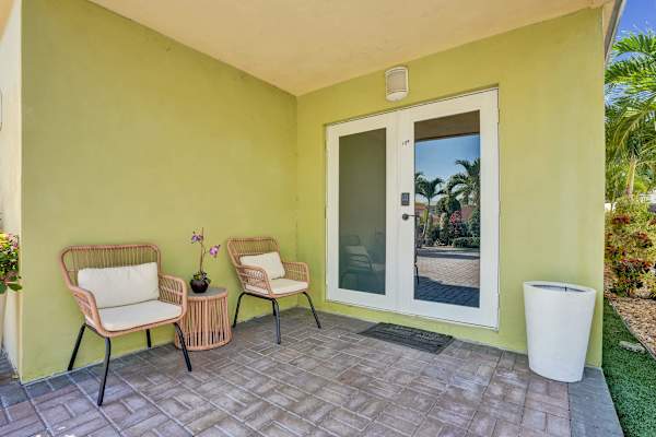 Modern Lake Worth Suite w Patio and Pool