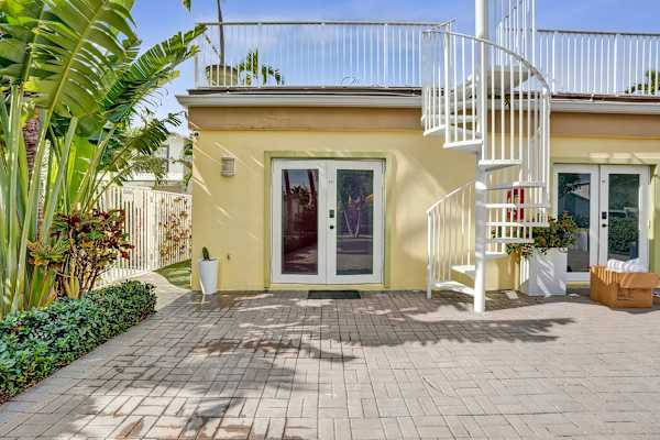 Lake Worth Suite w/ 2 Queen Beds & Pool