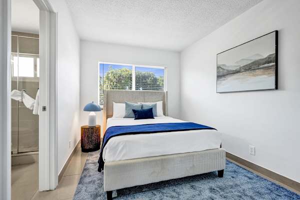 Spacious 1BR Retreat w/ Pool in Lake Worth