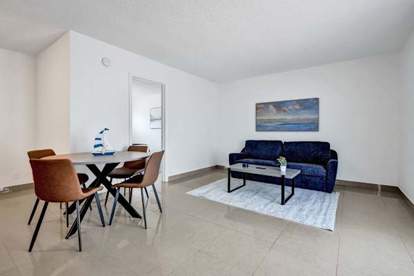 Spacious 1BR Retreat w/ Pool in Lake Worth