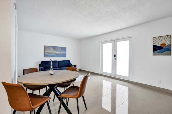 Spacious 1BR Retreat w/ Pool in Lake Worth