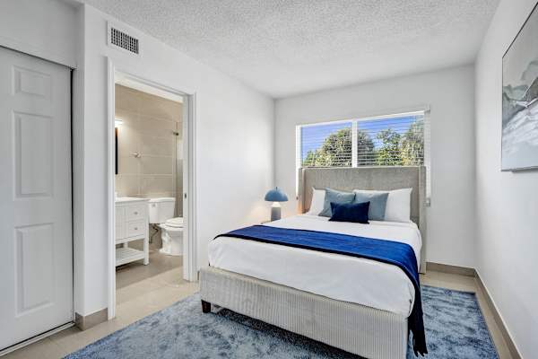 Spacious 1BR Retreat w/ Pool in Lake Worth