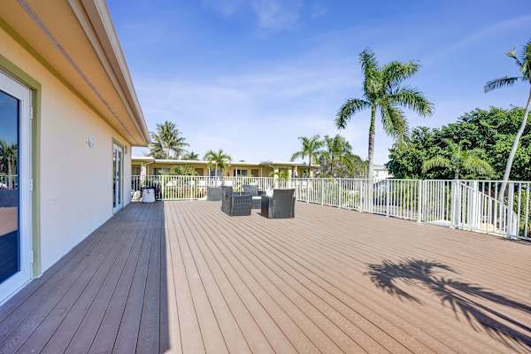 Spacious 1BR Retreat w/ Pool in Lake Worth