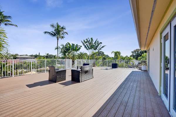 Spacious 1BR Retreat w/ Pool in Lake Worth