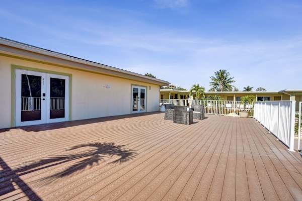 Spacious 1BR Retreat w/ Pool in Lake Worth