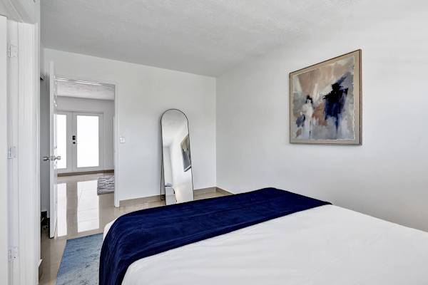 Spacious 1BR Retreat in Lake Worth
