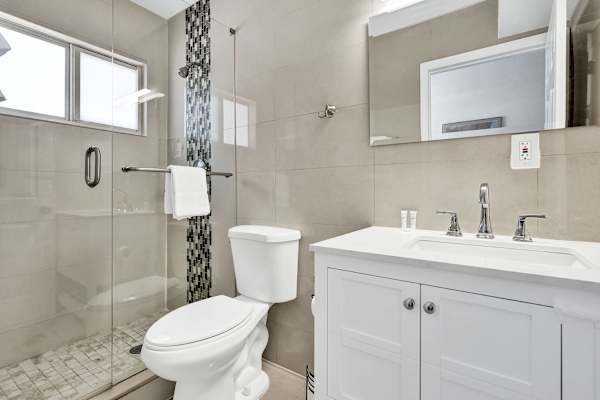 Spacious 1BR Retreat in Lake Worth