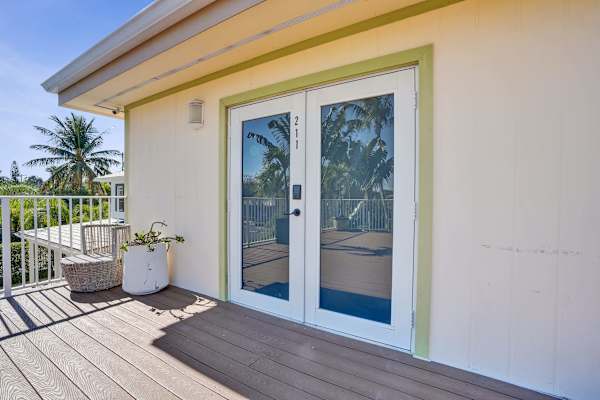 Spacious 1BR Retreat in Lake Worth