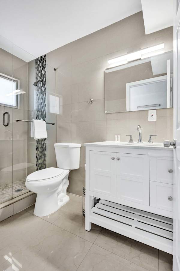 Spacious 1BR Retreat in Lake Worth