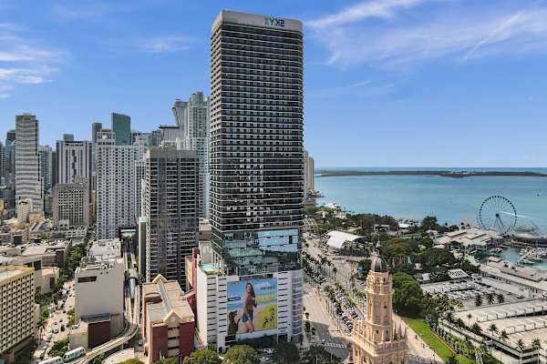 Luxury Miami Studio | City & Bay Views