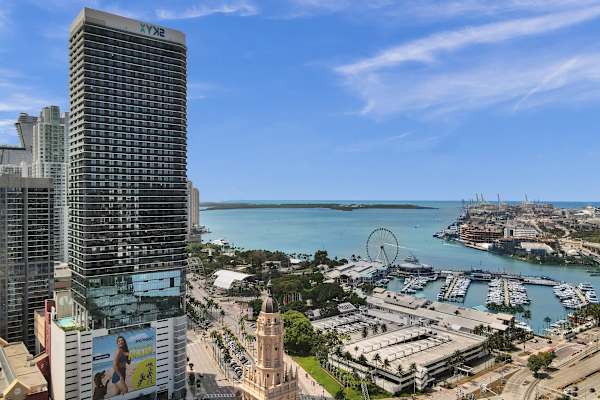Luxury Miami Studio | City & Bay Views