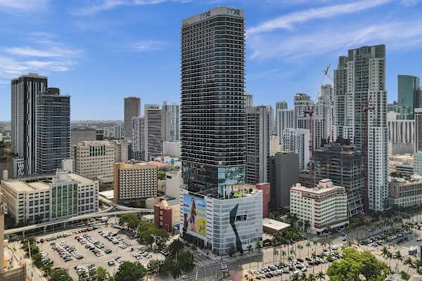 Luxury Miami Studio | City & Bay Views