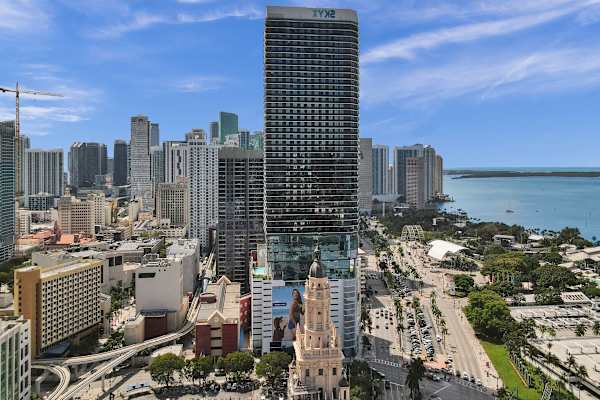 Luxury Miami Studio | City & Bay Views