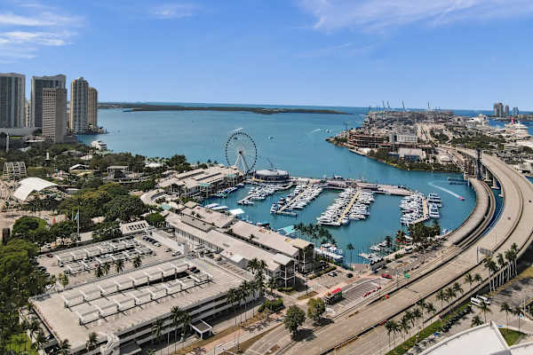 Luxury Miami Studio | City & Bay Views