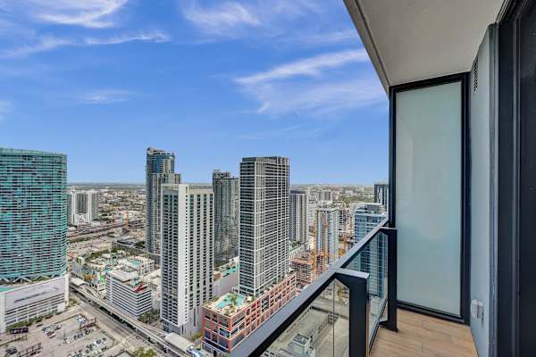 Luxury Miami Studio | City & Bay Views