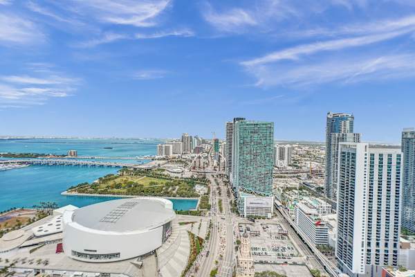 Luxury Miami Studio | City & Bay Views
