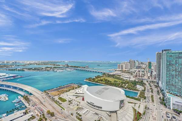 Luxury Miami Studio | City & Bay Views