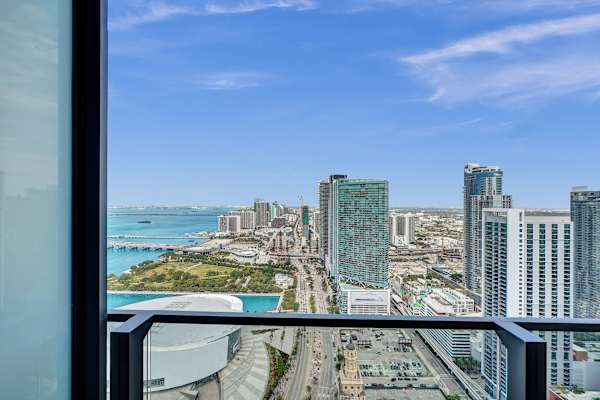 Luxury Miami Studio | City & Bay Views