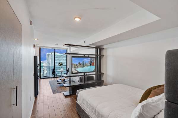 Luxury Miami Studio | City & Bay Views
