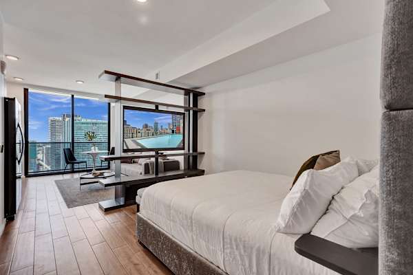 Luxury Miami Studio | City & Bay Views