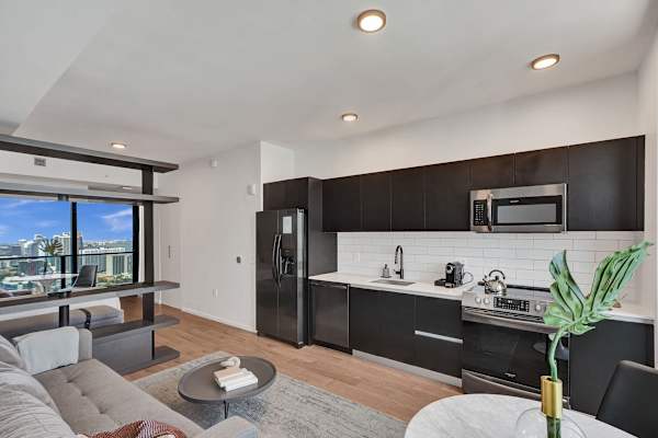 Luxury Miami Studio | City & Bay Views