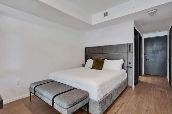 Luxury Miami Studio | City & Bay Views