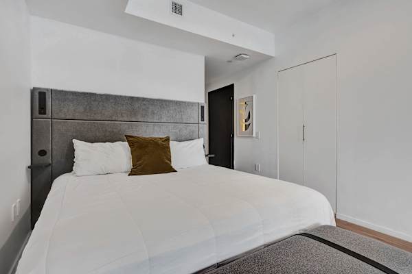 Luxury Miami Studio | City & Bay Views