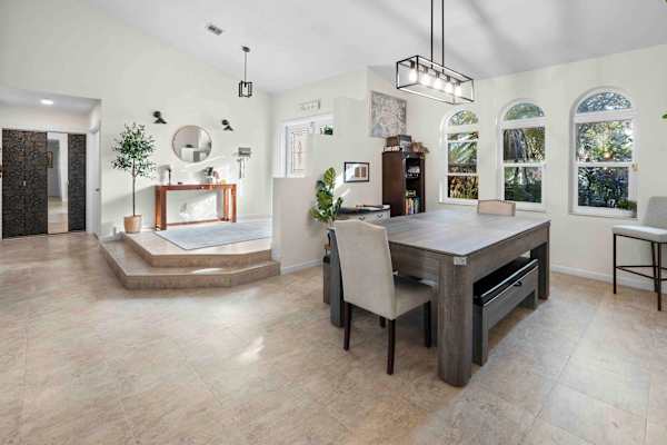 Pool, Bar & Games | Ft Lauderdale Home