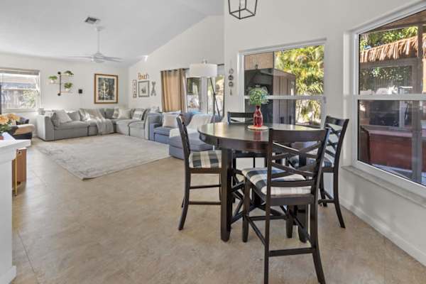 Pool, Bar & Games | Ft Lauderdale Home