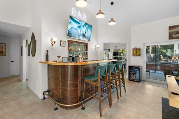 Pool, Bar & Games | Ft Lauderdale Home