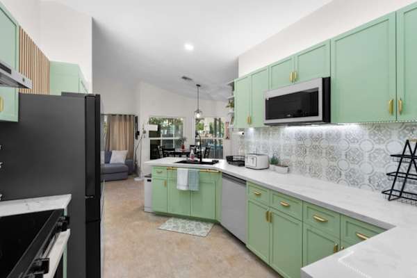 Pool, Bar & Games | Ft Lauderdale Home