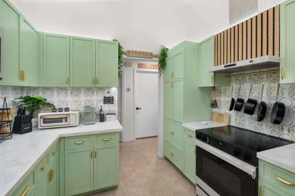 Pool, Bar & Games | Ft Lauderdale Home