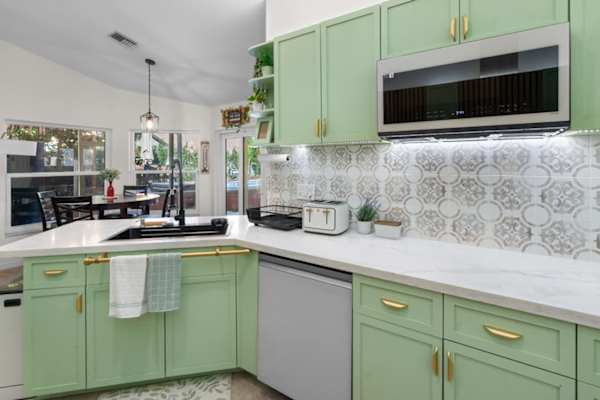 Pool, Bar & Games | Ft Lauderdale Home