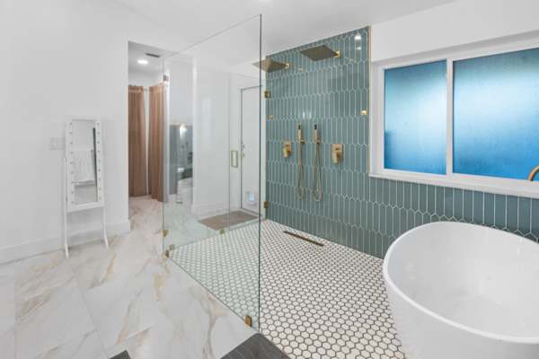 Pool, Bar & Games | Ft Lauderdale Home