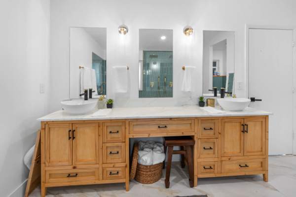 Pool, Bar & Games | Ft Lauderdale Home