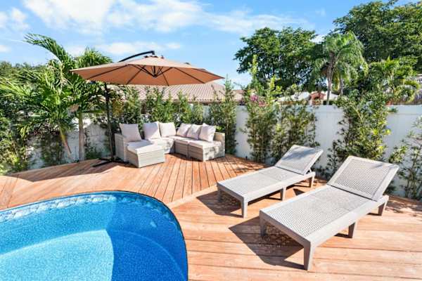 Pool, Bar & Games | Ft Lauderdale Home