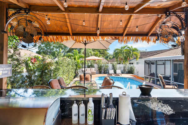 Pool, Bar & Games | Ft Lauderdale Home
