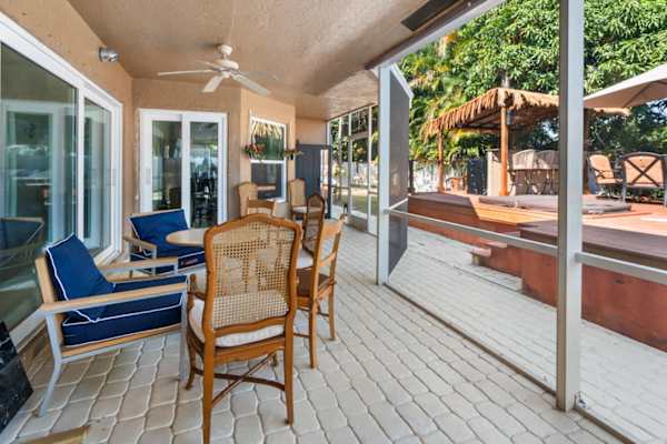 Pool, Bar & Games | Ft Lauderdale Home