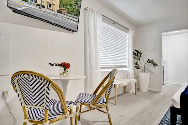 Bistro sitting nook with TV and natural light